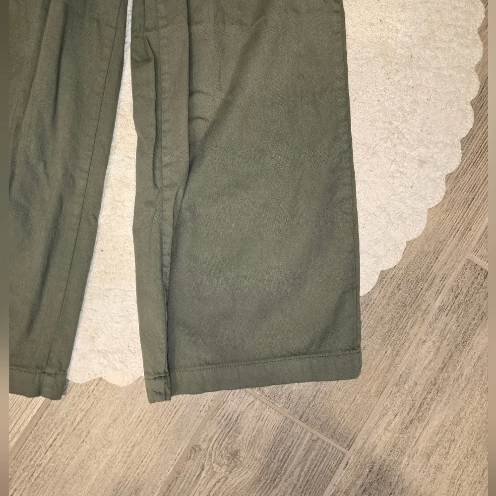 Old Navy High-Waisted Super Wide-Leg Drapey Pants - Picture 5 of 10
